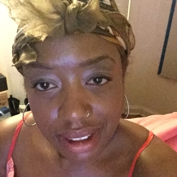 Meet your Posher, Juanita - Picture 2 of 4